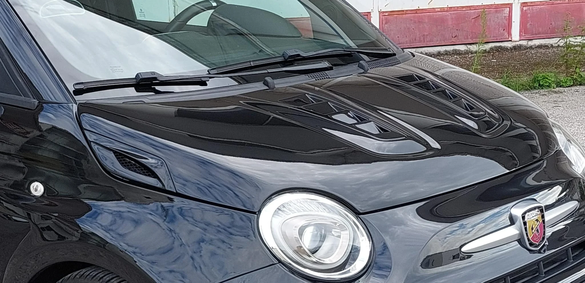 Abarth 500/595/695 – Biposto look motorkap met sleuven