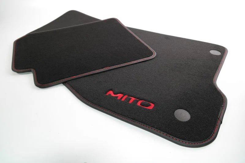 Mattenset “MITO” nieuw type logo – Rood