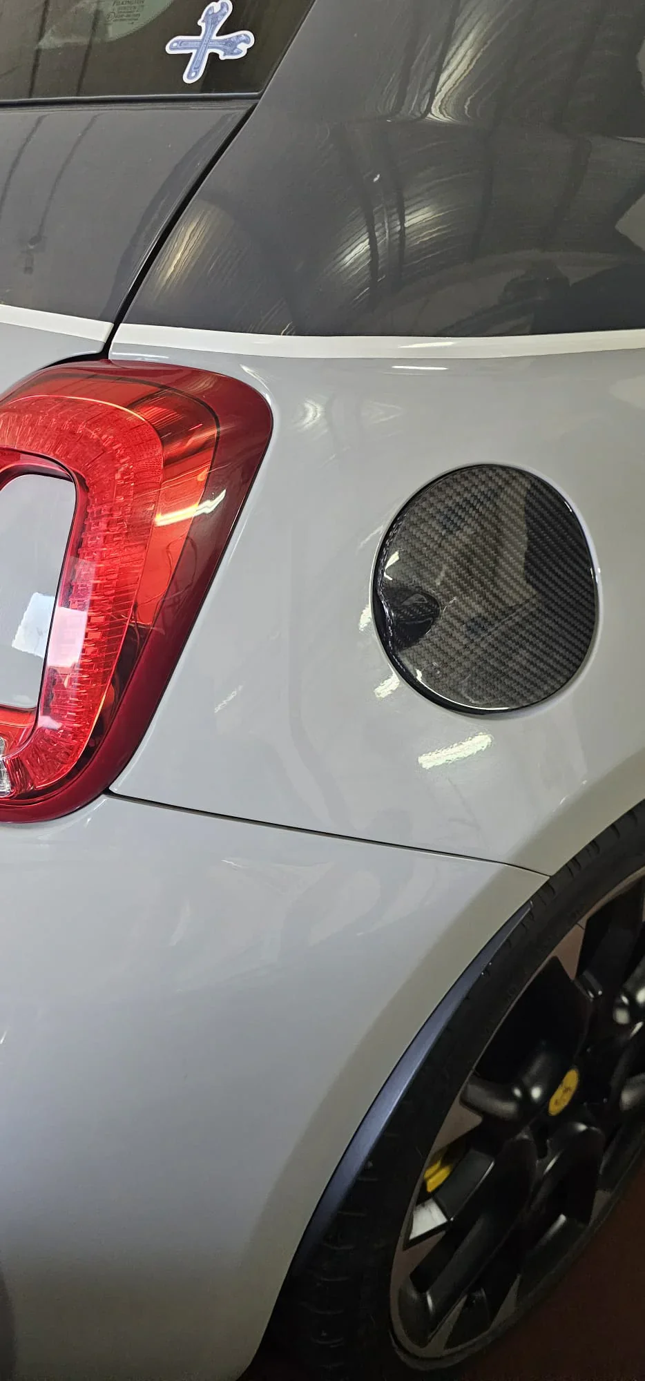 Abarth 500/595/695 – Carbon tank klep cover