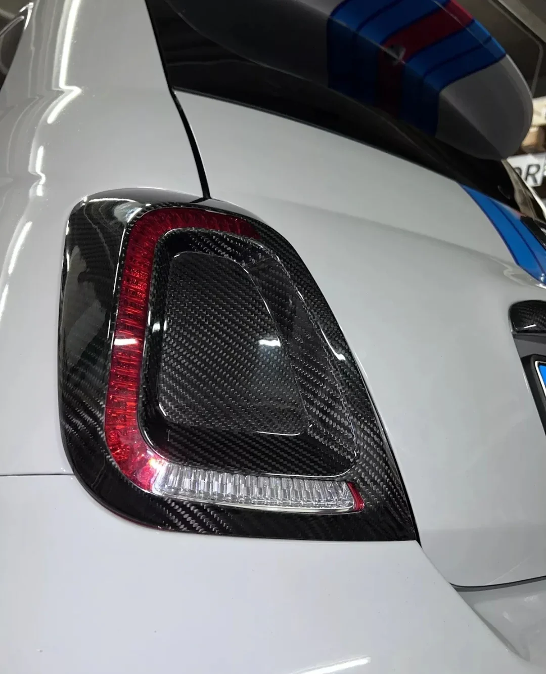 Abarth 500/595/695 – Carbon achterlicht covers (2016+)