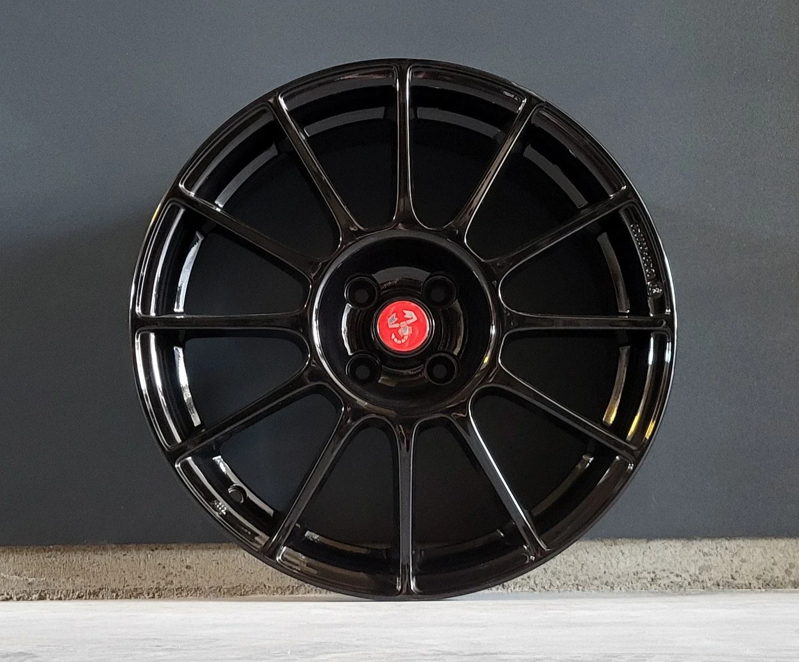 Lichtmetalen velgen 17″ 4×98 7J – Hoogglans Zwart Esseesse look