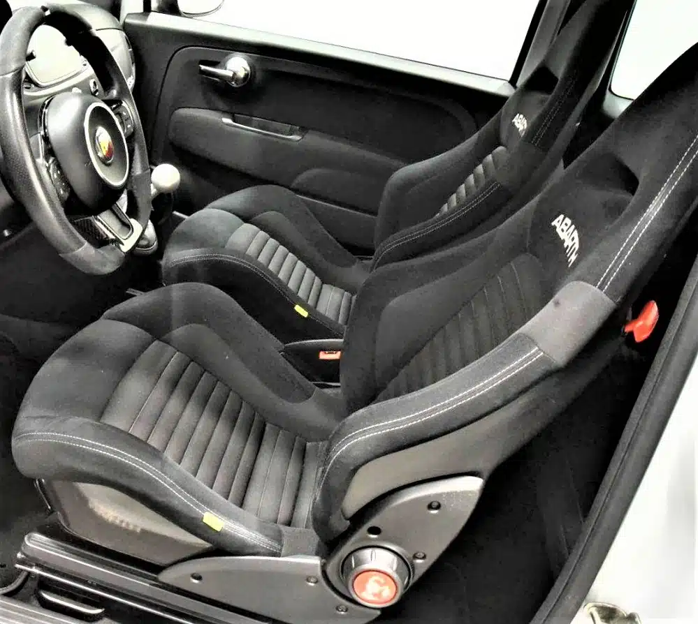 Stoel verlaging + andere positie brackets bestuurdersstoel – Abarth 595 Sabelts